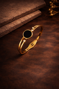 VELORA NOIR OPEN BANGLE BRACELET