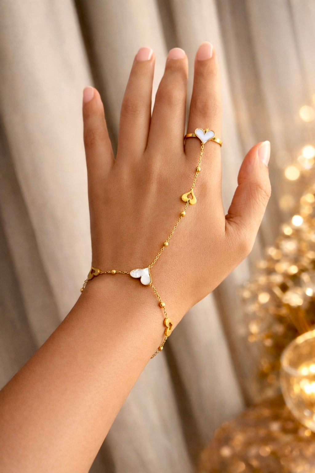 AMOUR LINK HAND CHAIN ATTACHED WITH RING