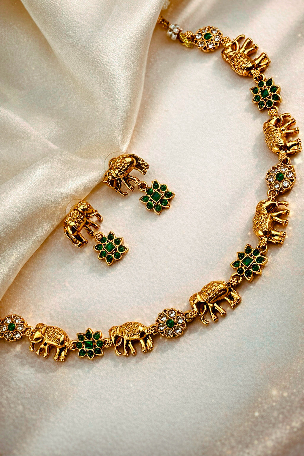 ELEPHANT CHOKER NECKLACE SET-GREEN STONES