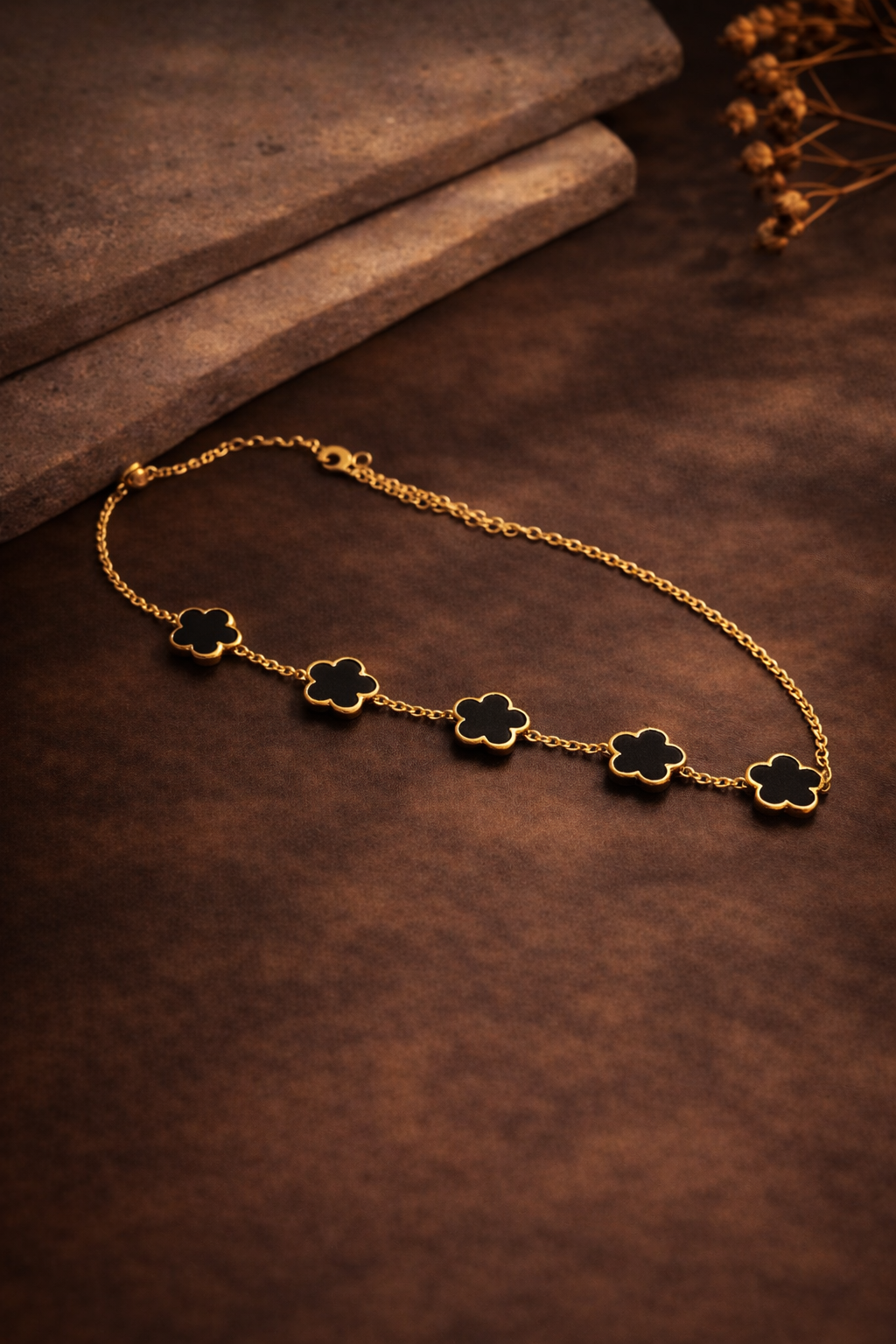BLACK FLORAL CHARM CHAIN BRACELET
