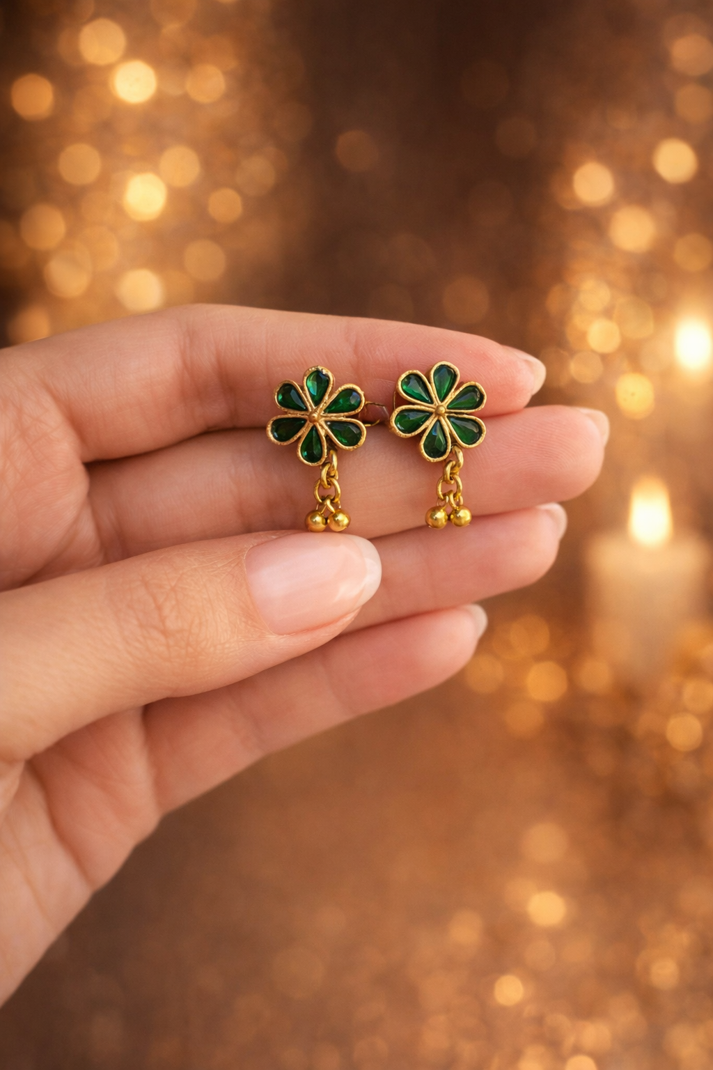 TRADITIONAL GREEN PETAL CHOKER