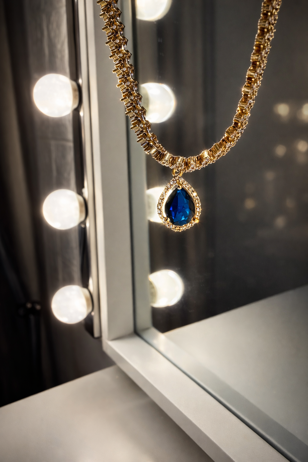 OCEAN ROYALE PENDANT NECKLACE