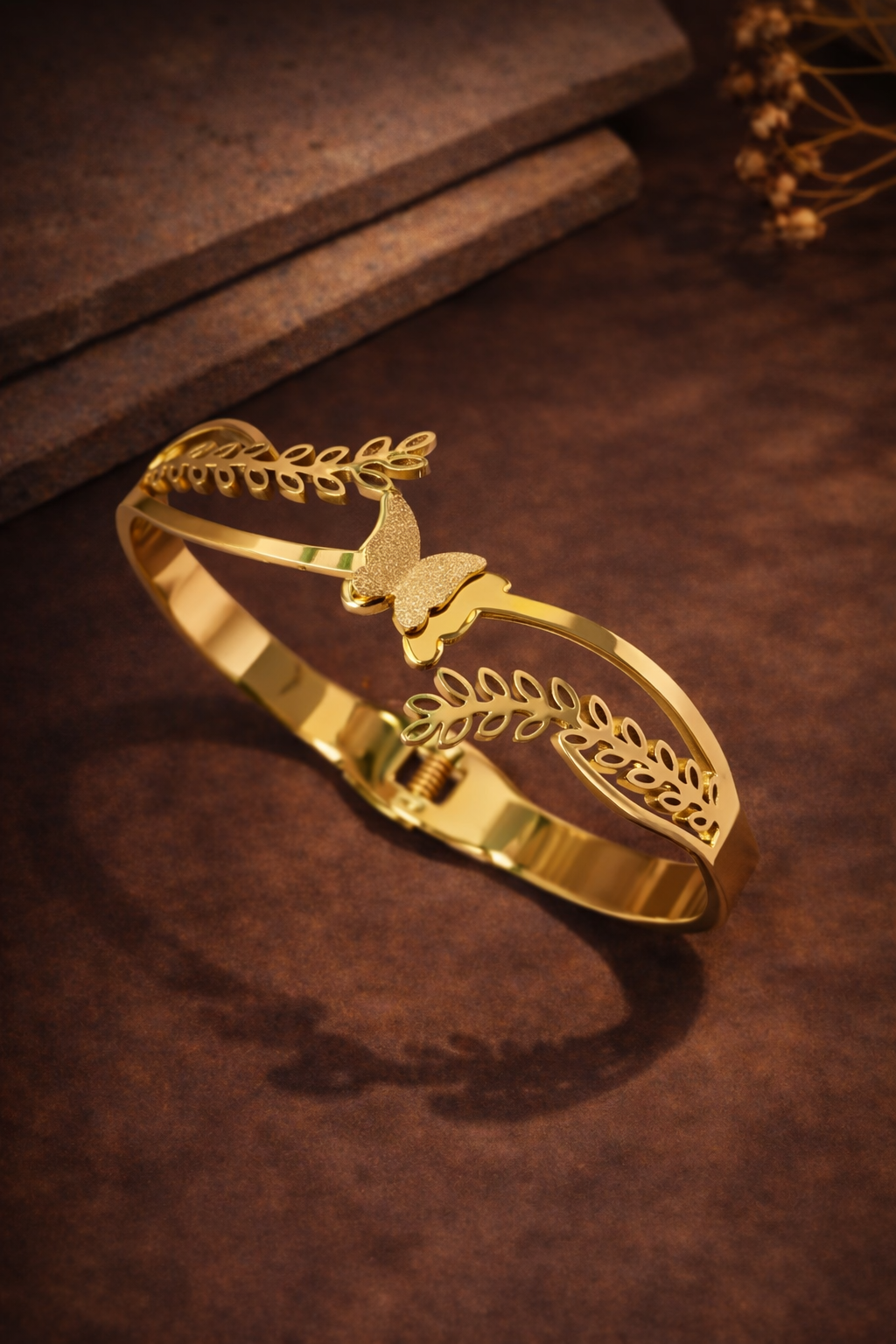GOLDEN BUTTERFLY LEAF BRACELET