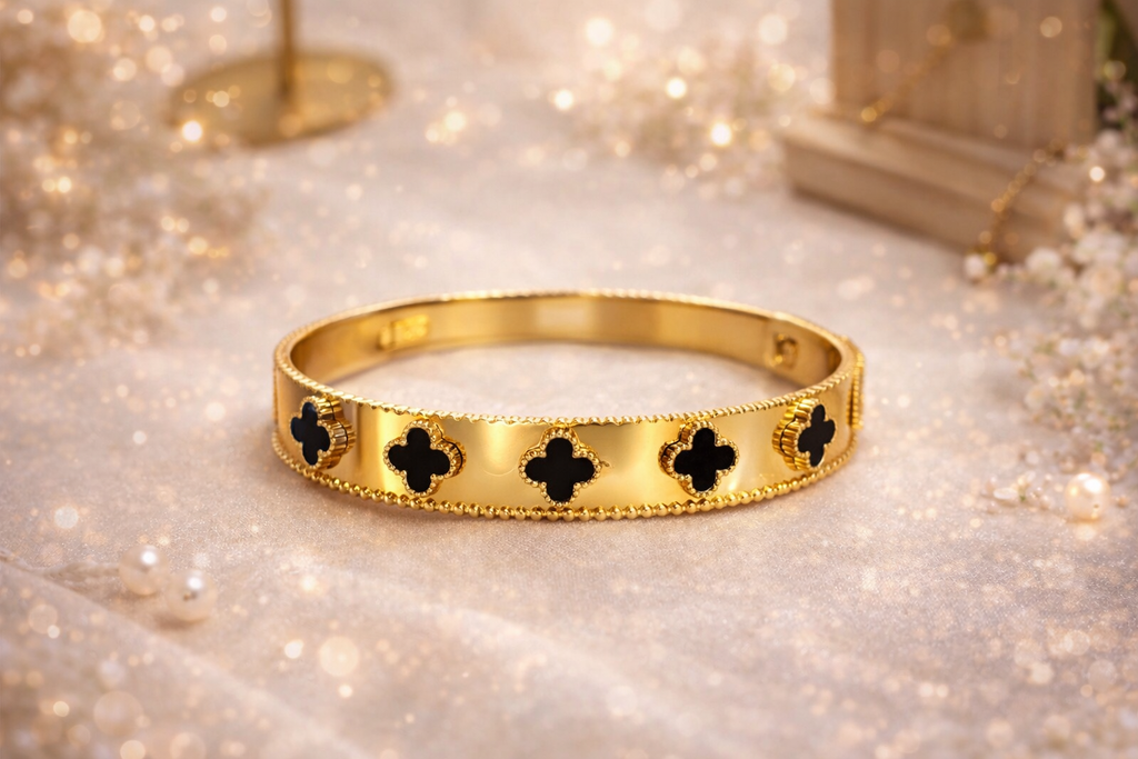 ROYAL CLOVER BANGLE