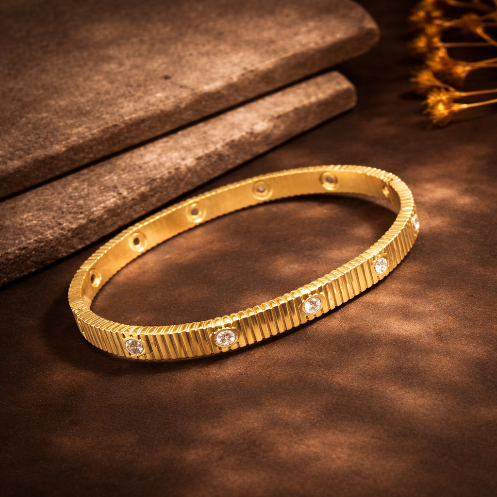 GOLDEN CREST BRACELET
