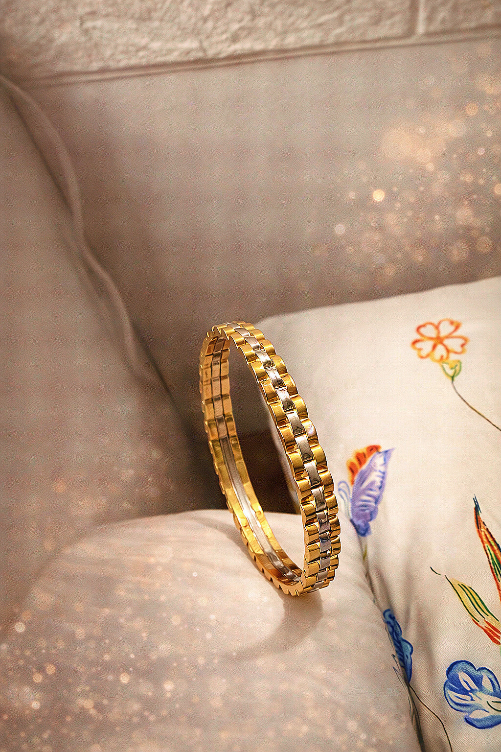 1 PIECE TWO TONE LINK BANGLE BRACELET