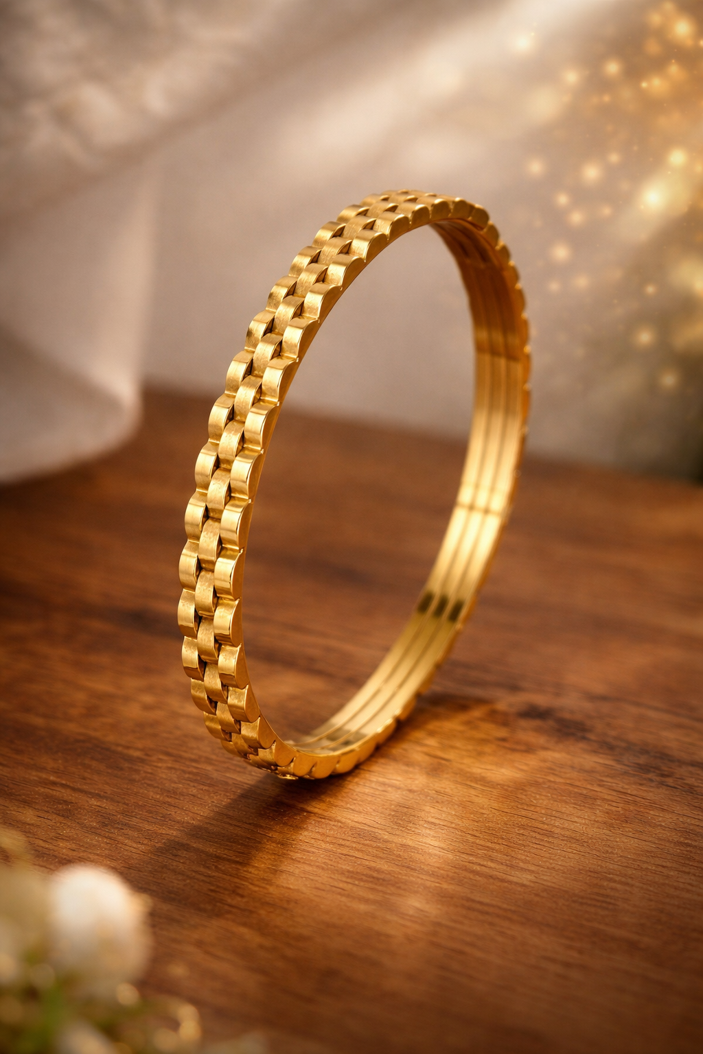 CLASSIC LINK STAINLESS STEEL BANGLE BRACELET