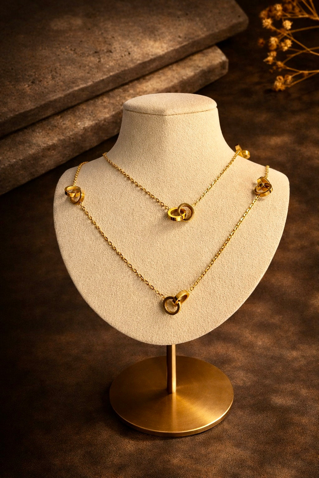 INTERLOCK LOOP NECKLACE