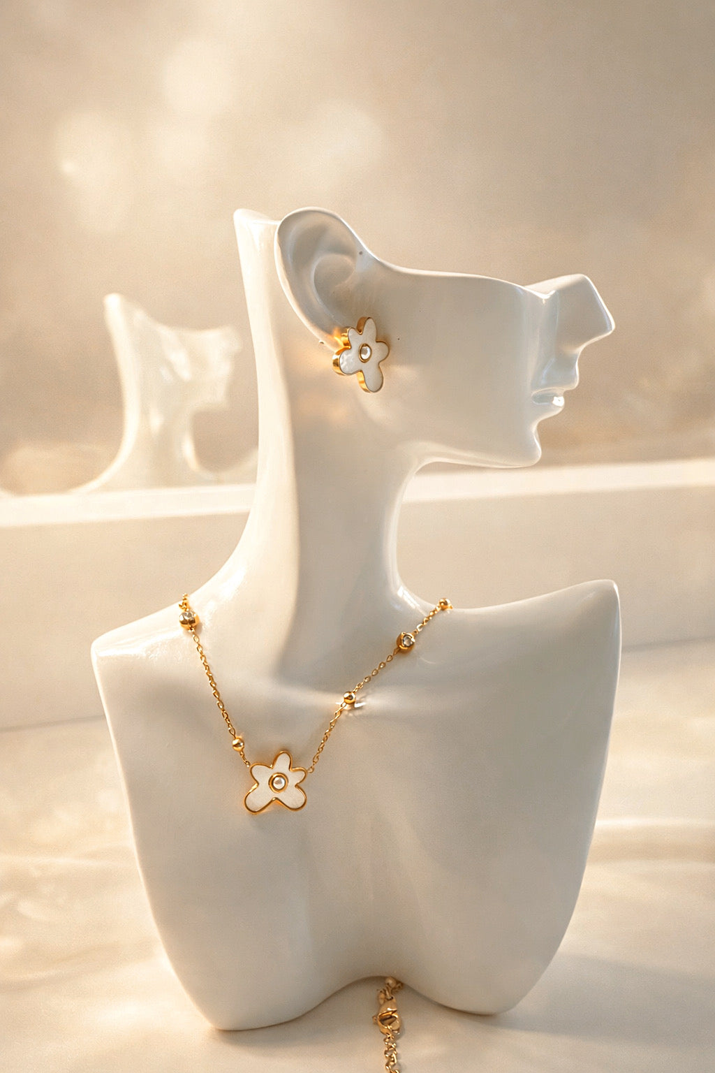 AURORA BLOOM NECKLACE