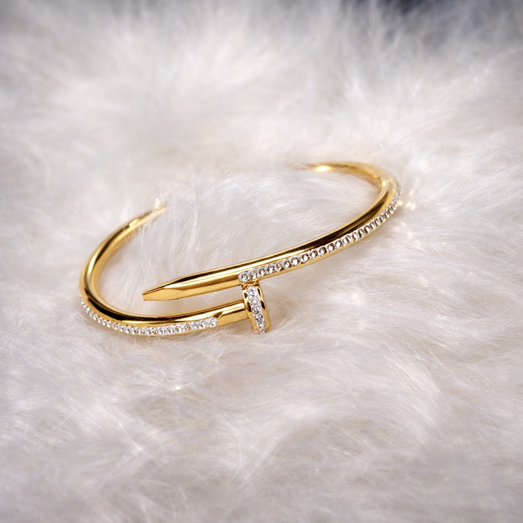 NAIL BRACELET WITH ZIRCONIA