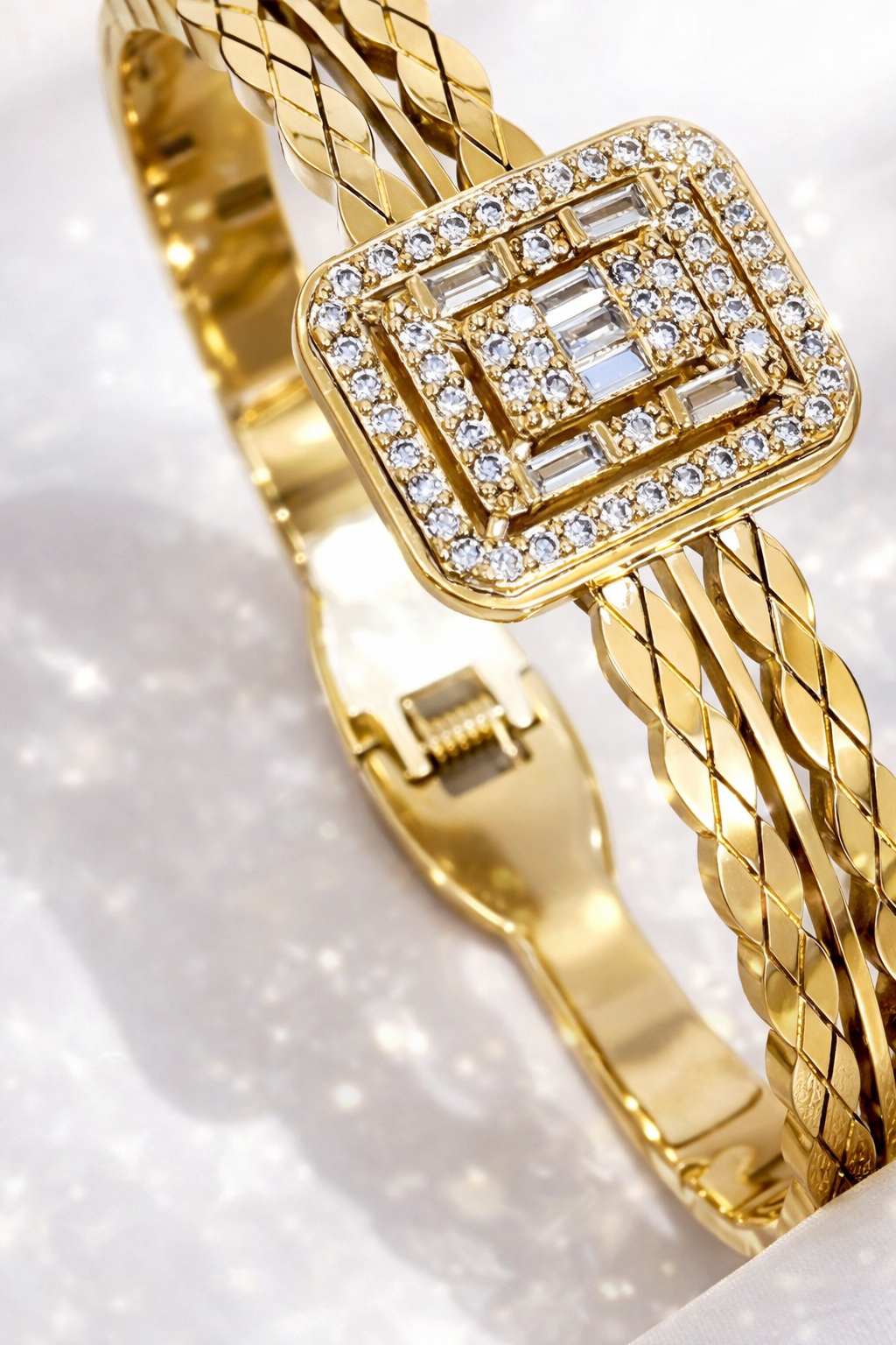 GEOMETRIC STACKABLE OPEN BANGLE BRACELET