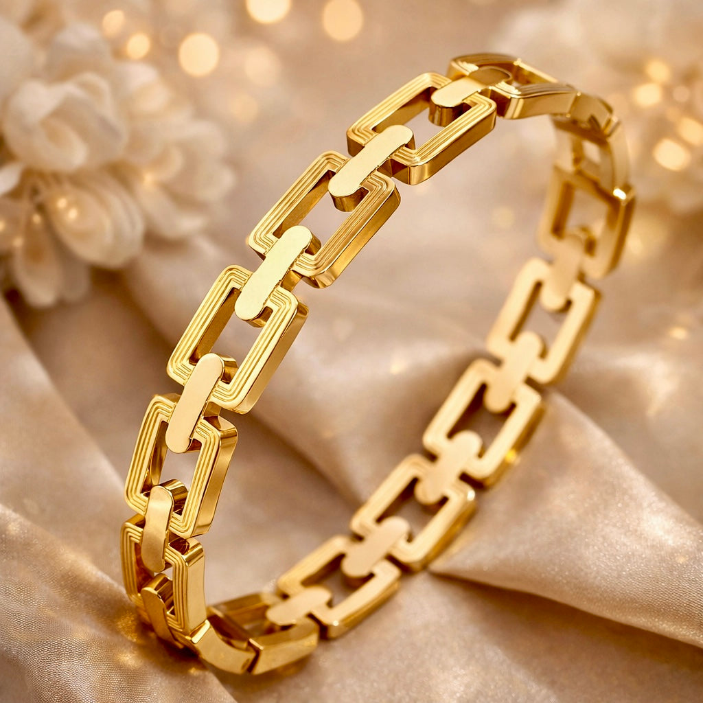 THE LUXE LINK GEOMETRIC OPEN BANGLE BRACELET